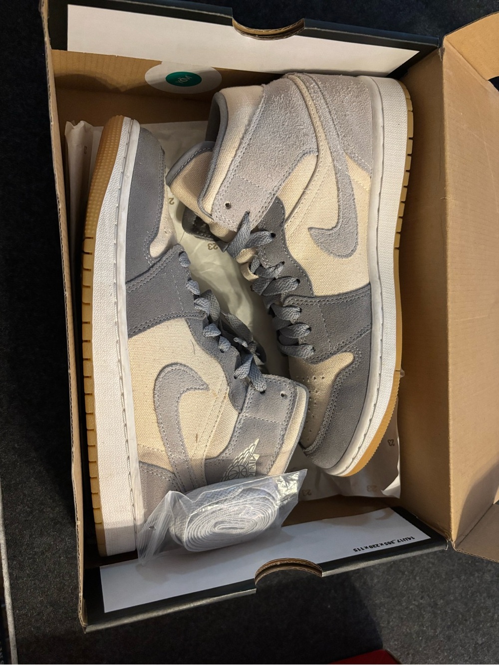 Air Jordan 1 Mid SE Men’s Sneakers in Particle Beige & Grey - Picture 3 of 7